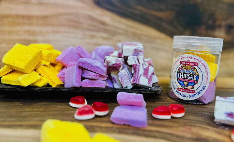 بستنی خشک چیپسک سوییت با طعم های وانیل شاه توت,انبه,توت فرنگی