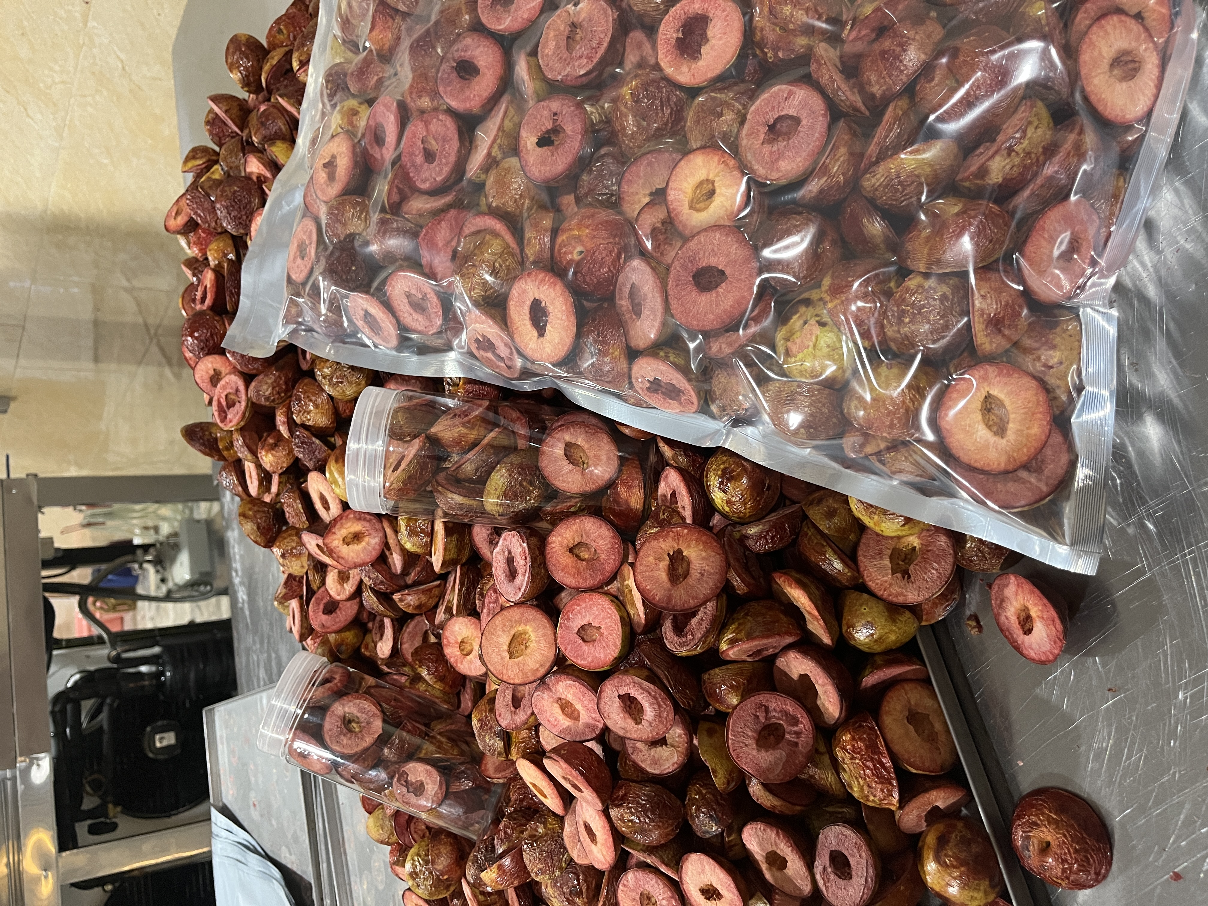 میوه خشک آلو سیاه